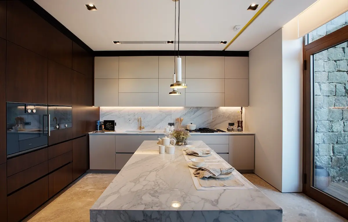 Fitted kitchen